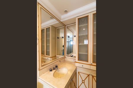 Apartamento para alugar com 210m², 3 quartos e 3 vagas Apartamento para alugar com 210m², 3 quartos e 3 vagasSuíte 3