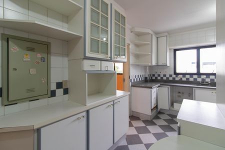 Apartamento para alugar com 210m², 3 quartos e 3 vagas Apartamento para alugar com 210m², 3 quartos e 3 vagasCozinha
