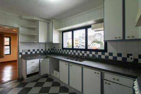 Apartamento para alugar com 210m², 3 quartos e 3 vagas Apartamento para alugar com 210m², 3 quartos e 3 vagasCozinha