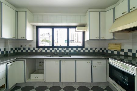 Apartamento para alugar com 210m², 3 quartos e 3 vagas Apartamento para alugar com 210m², 3 quartos e 3 vagasCozinha
