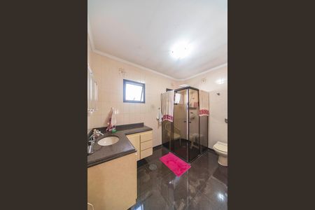 Casa à venda com 300m², 3 quartos e 2 vagas Casa à venda com 300m², 3 quartos e 2 vagasBanheiro