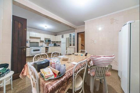 Casa à venda com 300m², 3 quartos e 2 vagas Casa à venda com 300m², 3 quartos e 2 vagasCopa e Cozinha
