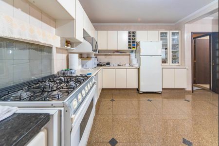 Casa à venda com 300m², 3 quartos e 2 vagas Casa à venda com 300m², 3 quartos e 2 vagasCopa e Cozinha