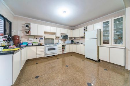Casa à venda com 300m², 3 quartos e 2 vagas Casa à venda com 300m², 3 quartos e 2 vagasCopa e Cozinha