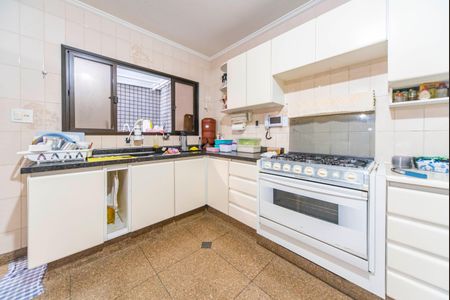 Casa à venda com 300m², 3 quartos e 2 vagas Casa à venda com 300m², 3 quartos e 2 vagasCopa e Cozinha