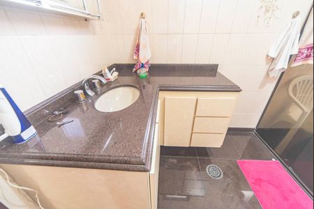 Casa à venda com 300m², 3 quartos e 2 vagas Casa à venda com 300m², 3 quartos e 2 vagasBanheiro