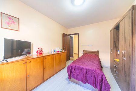 Casa à venda com 300m², 3 quartos e 2 vagas Casa à venda com 300m², 3 quartos e 2 vagasQuarto 1