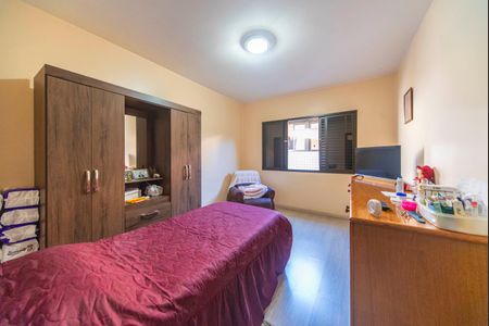 Casa à venda com 300m², 3 quartos e 2 vagas Casa à venda com 300m², 3 quartos e 2 vagasQuarto 1