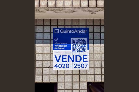 Casa à venda com 300m², 3 quartos e 2 vagas Casa à venda com 300m², 3 quartos e 2 vagasPlaca Instalada na Fachada