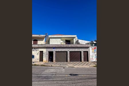 Casa à venda com 300m², 3 quartos e 2 vagas Casa à venda com 300m², 3 quartos e 2 vagasFachada