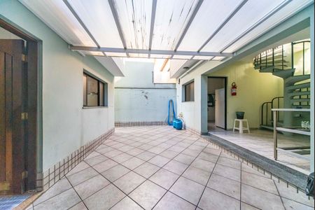 Quintal Fundos de casa à venda com 3 quartos, 300m² em Cidade São Jorge, Santo André