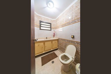 Casa à venda com 300m², 3 quartos e 2 vagas Casa à venda com 300m², 3 quartos e 2 vagasLavabo