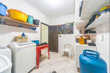 Casa à venda com 300m², 3 quartos e 2 vagas Casa à venda com 300m², 3 quartos e 2 vagasÁrea de Serviço
