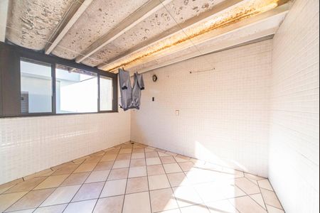 Casa à venda com 300m², 3 quartos e 2 vagas Casa à venda com 300m², 3 quartos e 2 vagasSalão e Área Gourmet