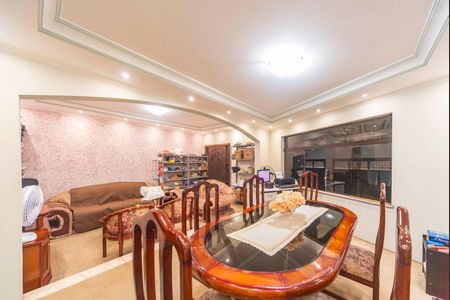Casa à venda com 300m², 3 quartos e 2 vagas Casa à venda com 300m², 3 quartos e 2 vagasSala