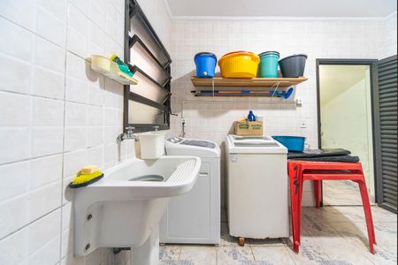 Casa à venda com 300m², 3 quartos e 2 vagas Casa à venda com 300m², 3 quartos e 2 vagasÁrea de Serviço