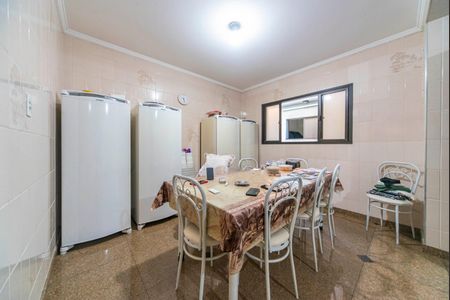 Casa à venda com 300m², 3 quartos e 2 vagas Casa à venda com 300m², 3 quartos e 2 vagasCopa e Cozinha