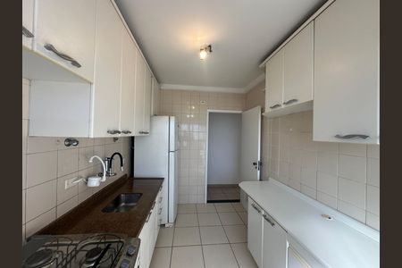 Cozinha de apartamento para alugar com 2 quartos, 80m² em Tamboré, Barueri