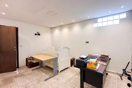 Casa à venda com 326m², 3 quartos e 4 vagas Casa à venda com 326m², 3 quartos e 4 vagasSala - Casa 2