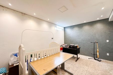 Casa à venda com 326m², 3 quartos e 4 vagas Casa à venda com 326m², 3 quartos e 4 vagasSala - Casa 2