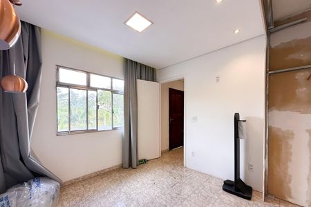 Casa à venda com 326m², 3 quartos e 4 vagas Casa à venda com 326m², 3 quartos e 4 vagasQuarto 2 - Casa 2