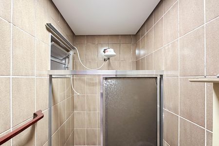 Casa à venda com 326m², 3 quartos e 4 vagas Casa à venda com 326m², 3 quartos e 4 vagasBanheiro Social - Casa 2