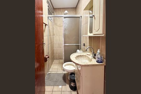 Casa à venda com 326m², 3 quartos e 4 vagas Casa à venda com 326m², 3 quartos e 4 vagasBanheiro Social - Casa 2