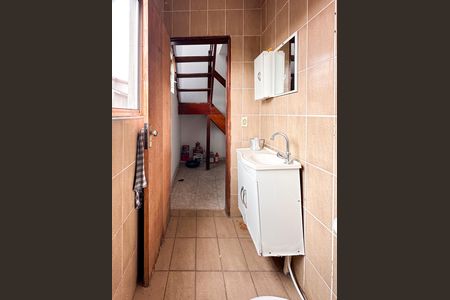 Casa à venda com 326m², 3 quartos e 4 vagas Casa à venda com 326m², 3 quartos e 4 vagasLavabo - Casa 2