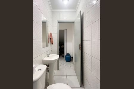 Casa à venda com 326m², 3 quartos e 4 vagas Casa à venda com 326m², 3 quartos e 4 vagasBanheiro Social - Casa 1