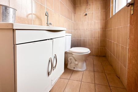 Casa à venda com 326m², 3 quartos e 4 vagas Casa à venda com 326m², 3 quartos e 4 vagasLavabo - Casa 2