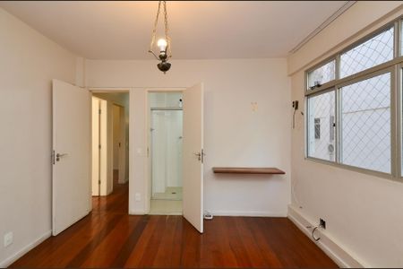Apartamento para alugar com 119m², 4 quartos e 2 vagas Apartamento para alugar com 119m², 4 quartos e 2 vagasSuíte