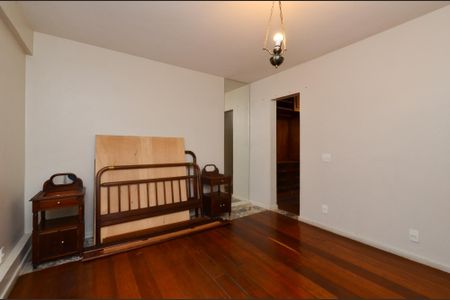 Apartamento para alugar com 119m², 4 quartos e 2 vagas Apartamento para alugar com 119m², 4 quartos e 2 vagasSuíte