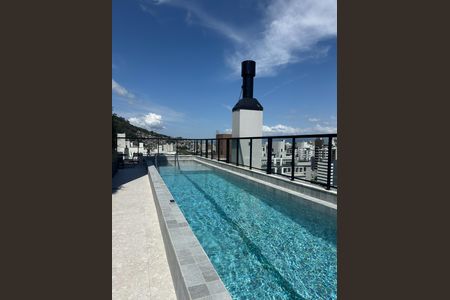 Piscina de apartamento para alugar com 2 quartos, 67m² em Centro, Florianópolis