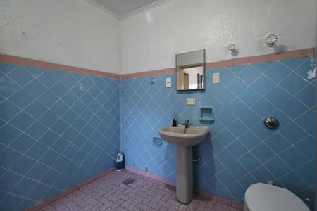 Casa à venda com 156m², 2 quartos e 3 vagas Casa à venda com 156m², 2 quartos e 3 vagasBanheiro