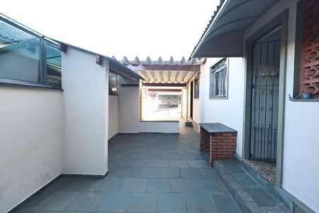 Casa à venda com 156m², 2 quartos e 3 vagas Casa à venda com 156m², 2 quartos e 3 vagasÁrea externa