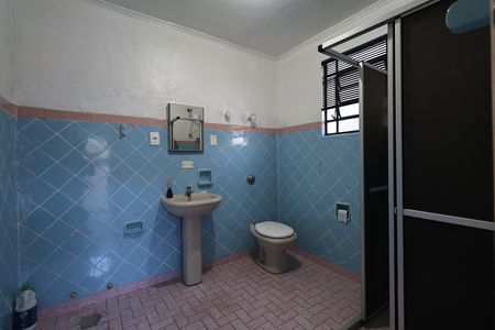 Casa à venda com 156m², 2 quartos e 3 vagas Casa à venda com 156m², 2 quartos e 3 vagasBanheiro