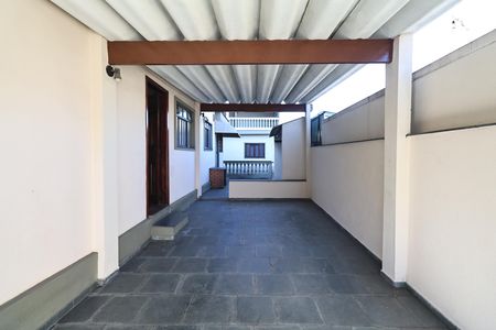 Casa à venda com 156m², 2 quartos e 3 vagas Casa à venda com 156m², 2 quartos e 3 vagasGaragem