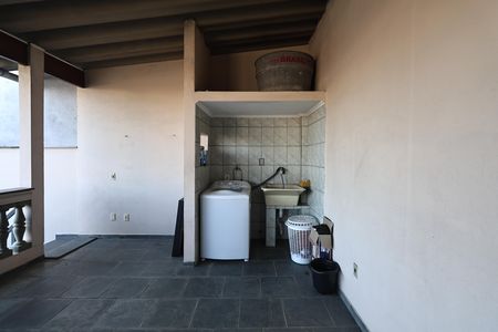 Casa à venda com 156m², 2 quartos e 3 vagas Casa à venda com 156m², 2 quartos e 3 vagasCasa 2 - Área de serviço