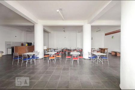 Apartamento para alugar com 100m², 2 quartos e 1 vaga Apartamento para alugar com 100m², 2 quartos e 1 vagaÁrea comum - Salão de festas