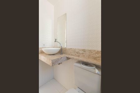 Banheiro de apartamento para alugar com 2 quartos, 46m² em Nova Cidade, São Gonçalo