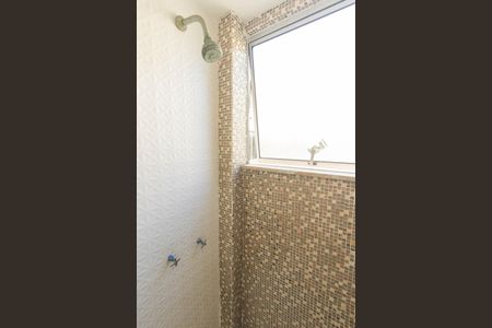 Banheiro de apartamento para alugar com 2 quartos, 46m² em Nova Cidade, São Gonçalo