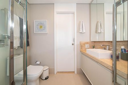 Banheiro da Suíte 3 de apartamento para alugar com 4 quartos, 180m² em Jardim das Acacias, São Paulo