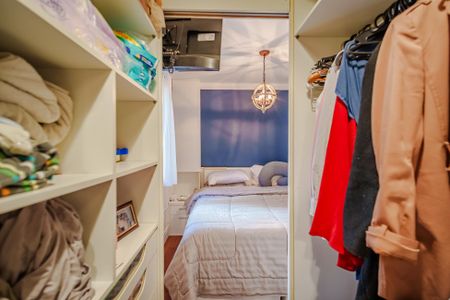Apartamento à venda com 73m², 3 quartos e 2 vagas Apartamento à venda com 73m², 3 quartos e 2 vagasCloset