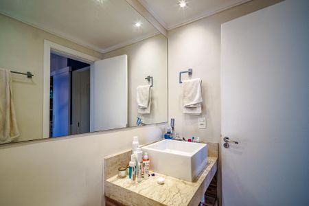 Apartamento à venda com 73m², 3 quartos e 2 vagas Apartamento à venda com 73m², 3 quartos e 2 vagasBanheiro da Suíte
