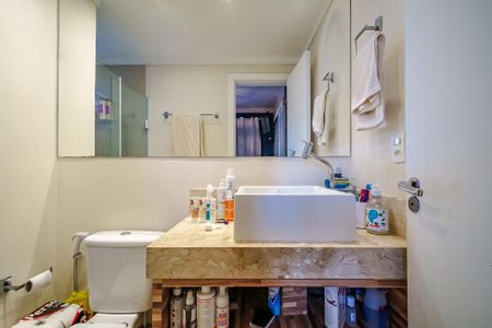 Apartamento à venda com 73m², 3 quartos e 2 vagas Apartamento à venda com 73m², 3 quartos e 2 vagasBanheiro da Suíte