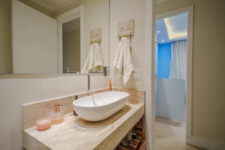 Apartamento à venda com 73m², 3 quartos e 2 vagas Apartamento à venda com 73m², 3 quartos e 2 vagasBanheiro