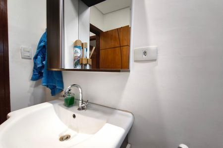Casa à venda com 240m², 3 quartos e 5 vagas Casa à venda com 240m², 3 quartos e 5 vagasBanheiro Social
