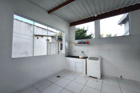 Casa à venda com 240m², 3 quartos e 5 vagas Casa à venda com 240m², 3 quartos e 5 vagasÁrea de Serviço