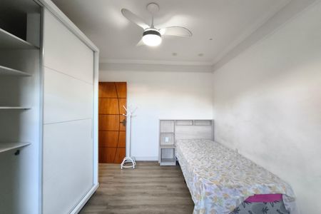 Casa à venda com 240m², 3 quartos e 5 vagas Casa à venda com 240m², 3 quartos e 5 vagasQuarto 3