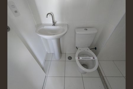 Banheiro - torneira de apartamento para alugar com 2 quartos, 37m² em Parque Bristol, São Paulo